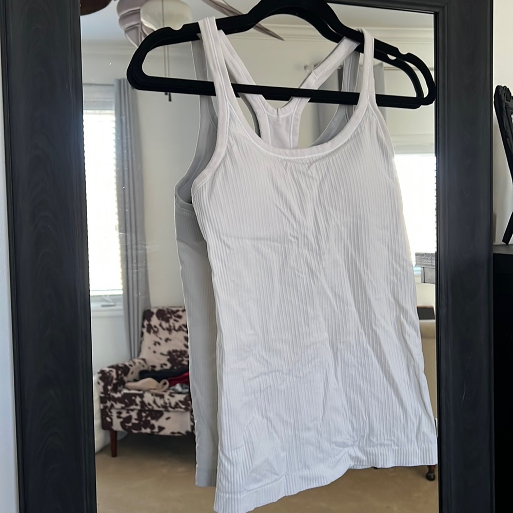 Lululemon Ebb to Street tank